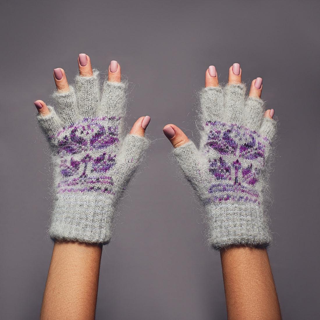 Tiny Tulips | Heavy Goat Wool | Fingerless Gloves